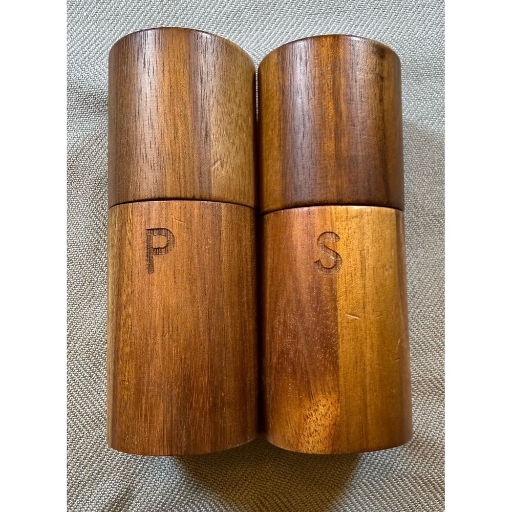 Wooden Salt Shaker And Pepper Grinder Set